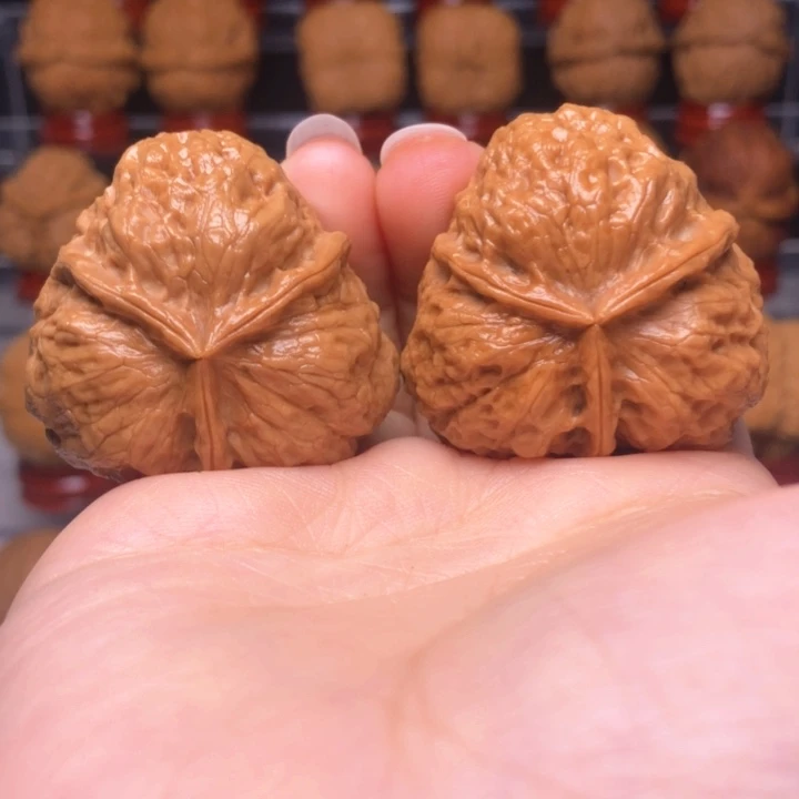 文玩核桃吊坠23花开富贵