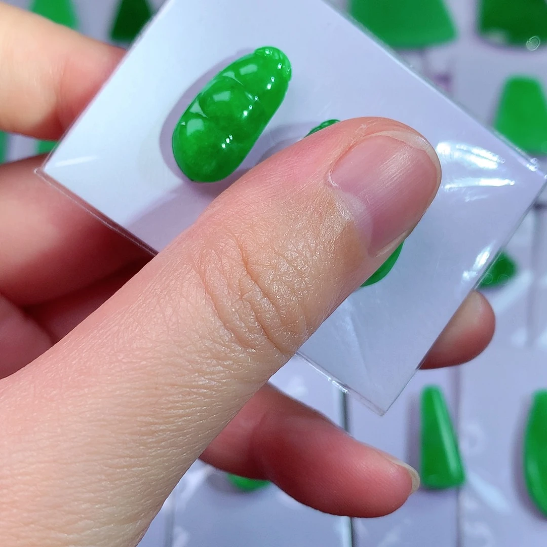 颈饰未镶嵌翡翠天然