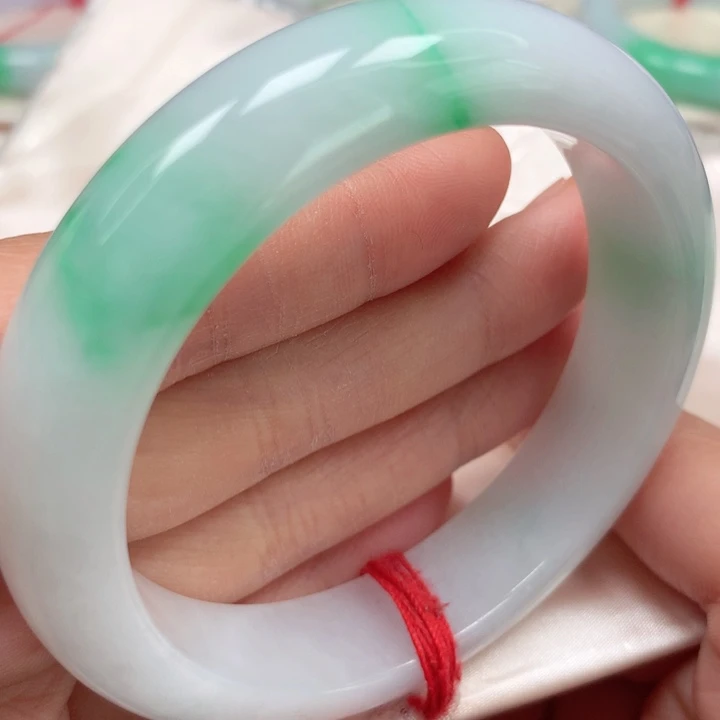 翡翠手镯未镶嵌白底青26