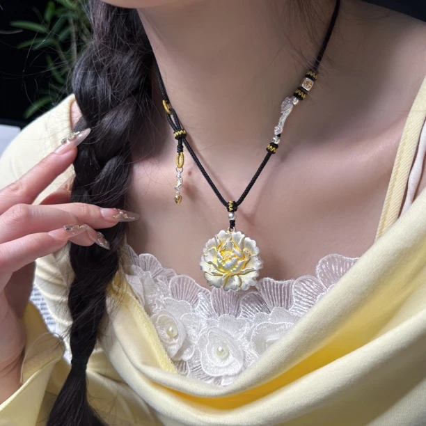 吊坠足银 银999描金牡丹花吊坠新中式国风项链手工气质白色轻奢