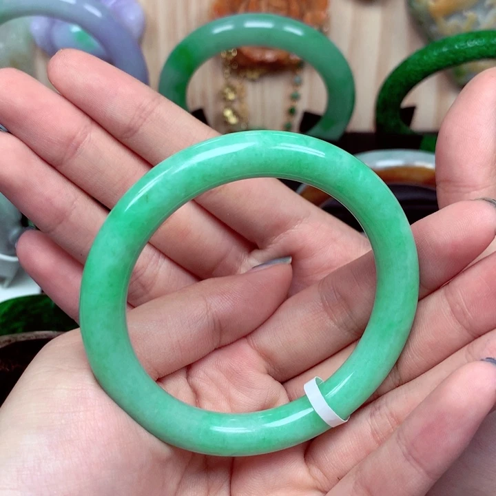 翡翠未镶嵌手镯翡翠