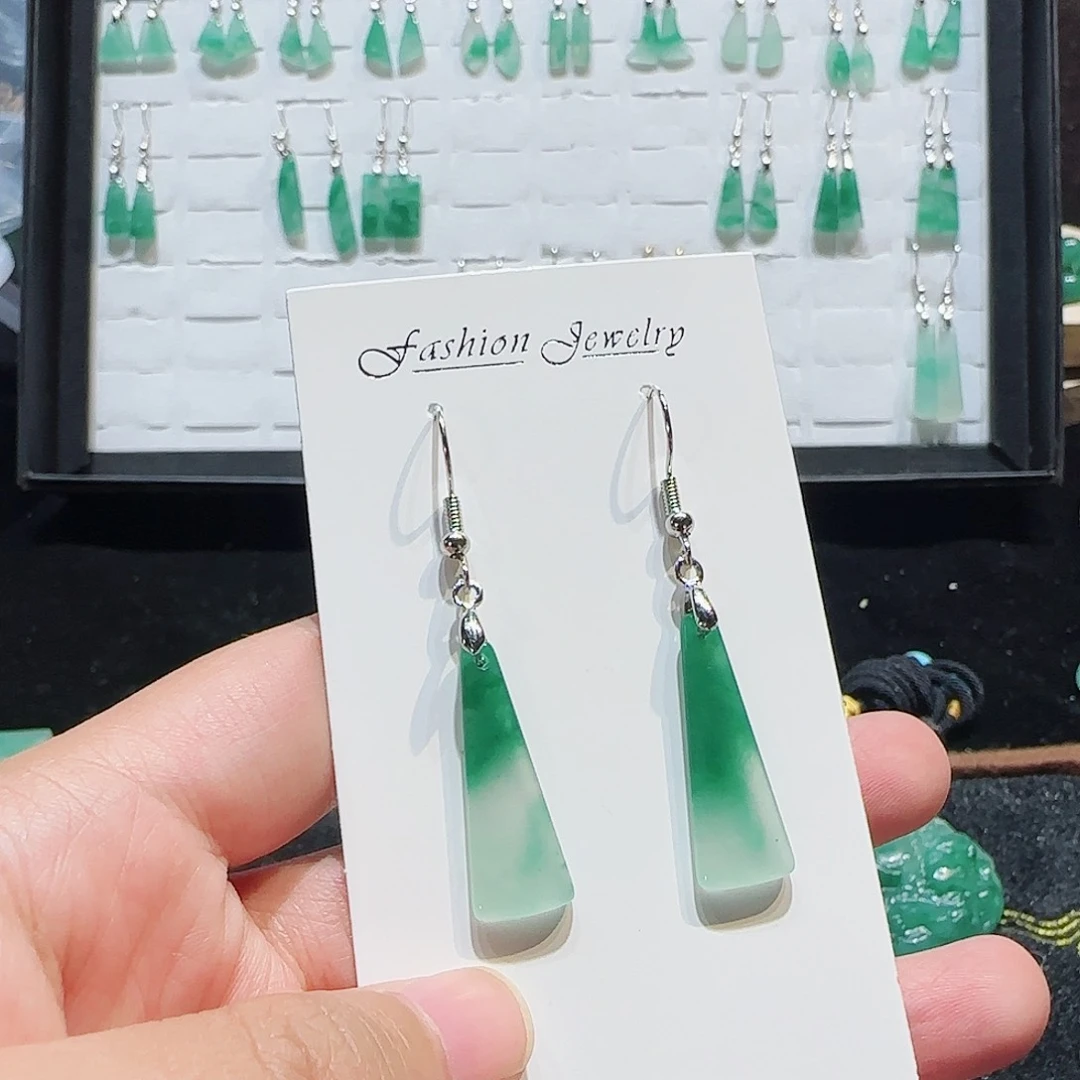 石英质玉颈饰未镶嵌用****5