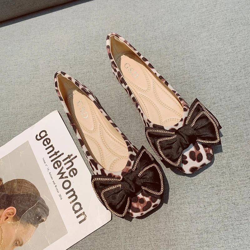 小香风时尚蝴蝶结单鞋春夏季百搭平底鞋豹纹方头软底大码豆豆鞋女