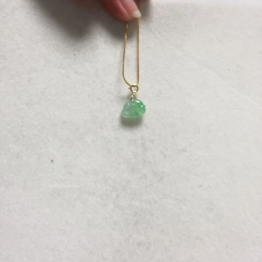 翡翠颈饰18K金镶嵌简单