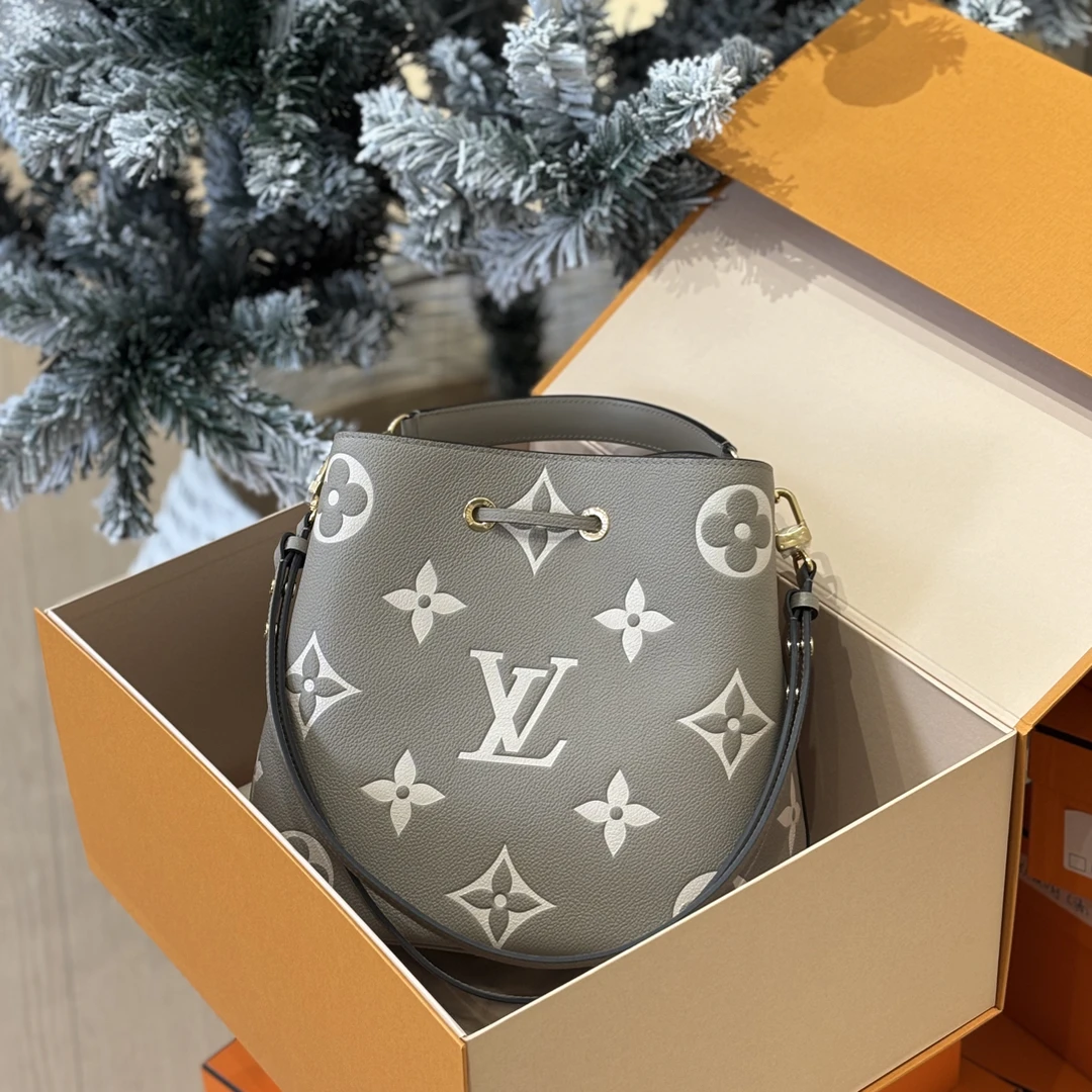99新 LouisVuitton/路易威登 大象灰抽绳水桶包