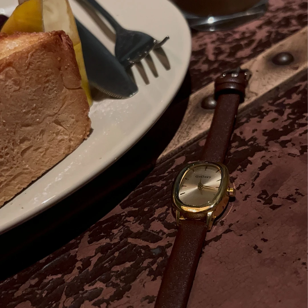 【野蔷薇】严选2025年日本爆款简约气质复古美拉德皮带高级女表