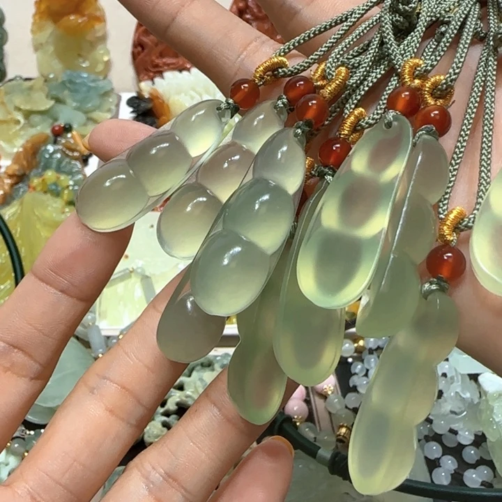蛇纹石玉未镶嵌吊坠