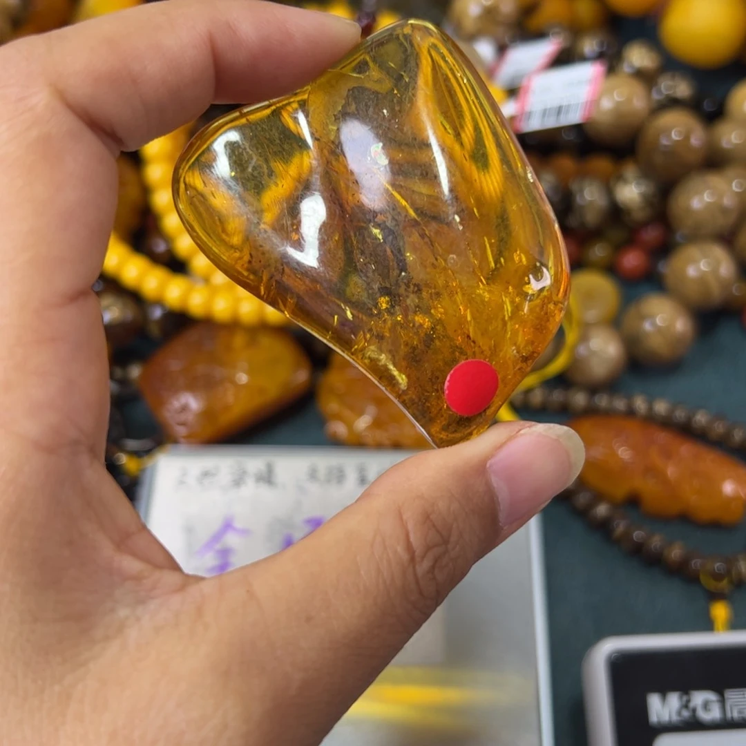 未镶嵌琥珀珠宝奇石116