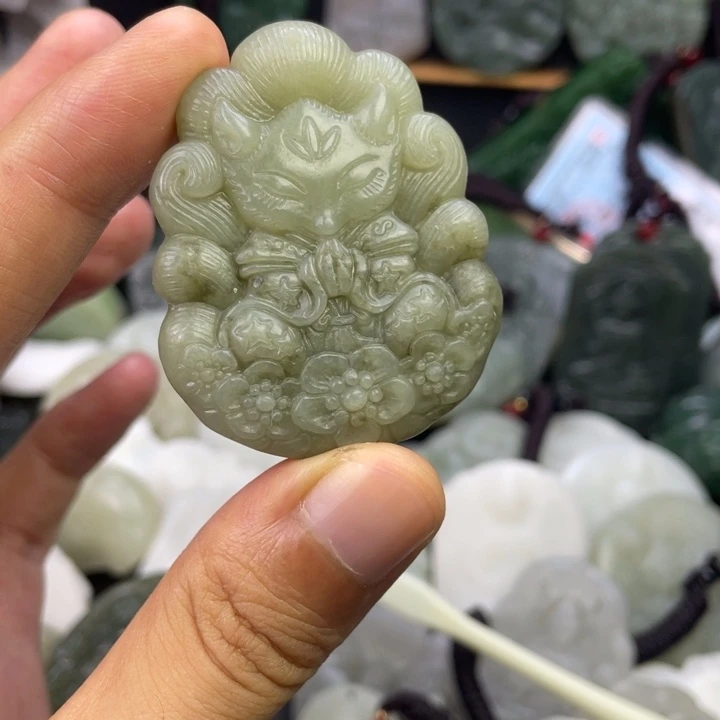 颈饰未镶嵌和田玉