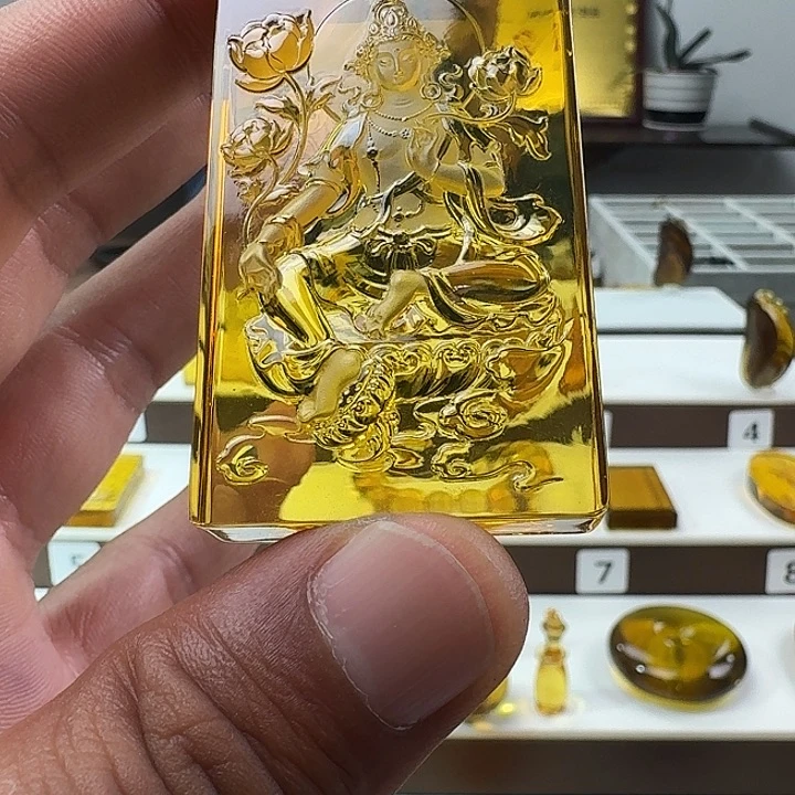 琥珀未镶嵌颈饰绿度母