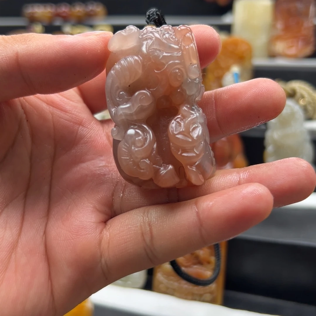 未镶嵌石英质玉（黄龙玉）多样性发货，发其一
