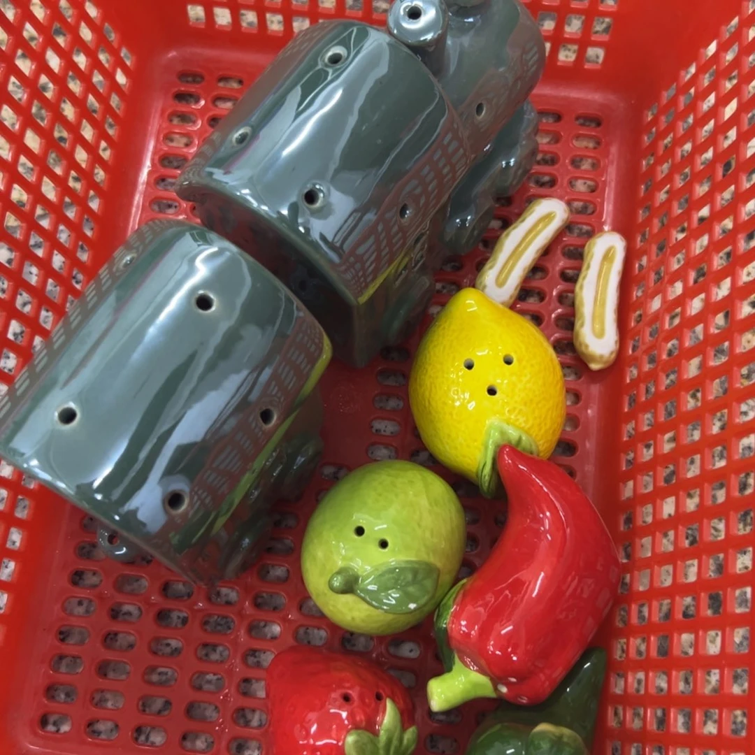 蘭****陶瓷火车水果小摆件