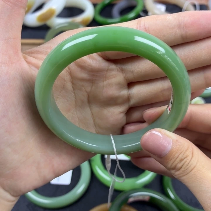 和田玉（碧玉）手镯未镶嵌