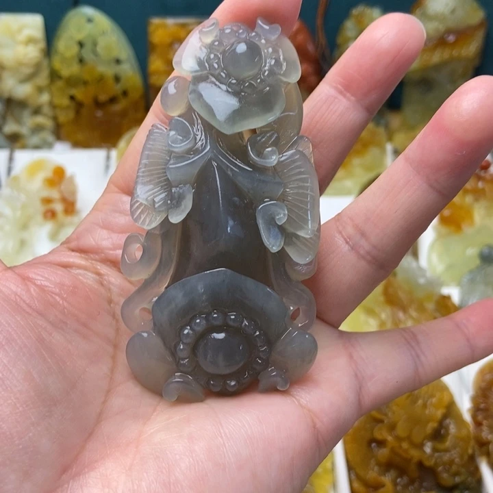 蛇纹石玉未镶嵌颈饰