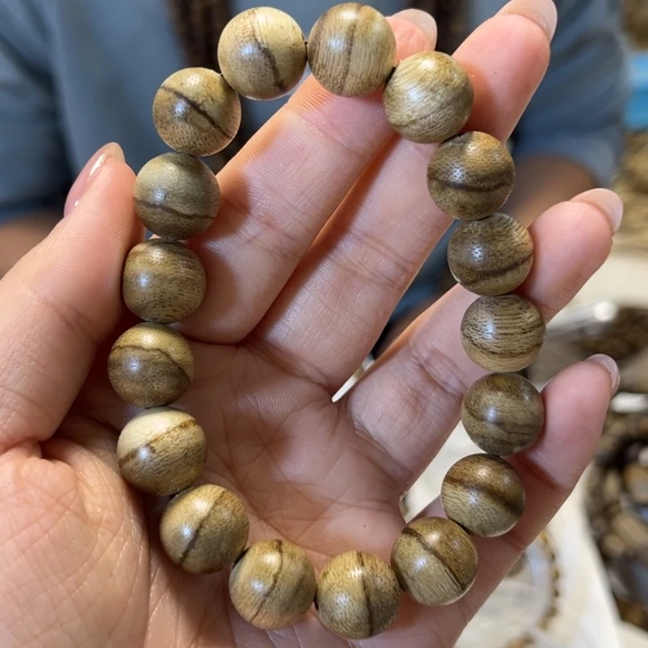 沉香手串1.3越南沉香单圈多样性发1