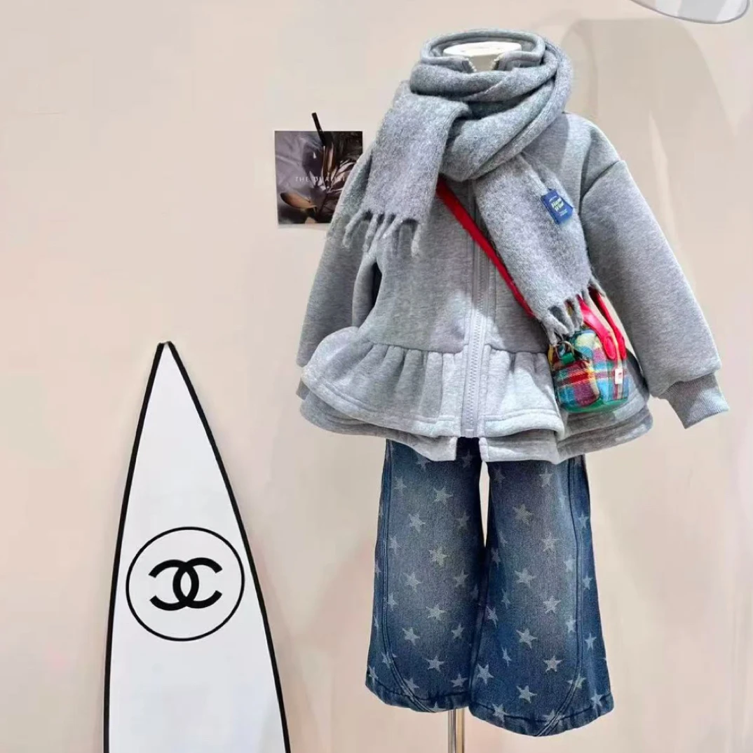 2025秋冬新款灰色加绒外套女童韩版外套加绒星星牛仔裤复古套装潮