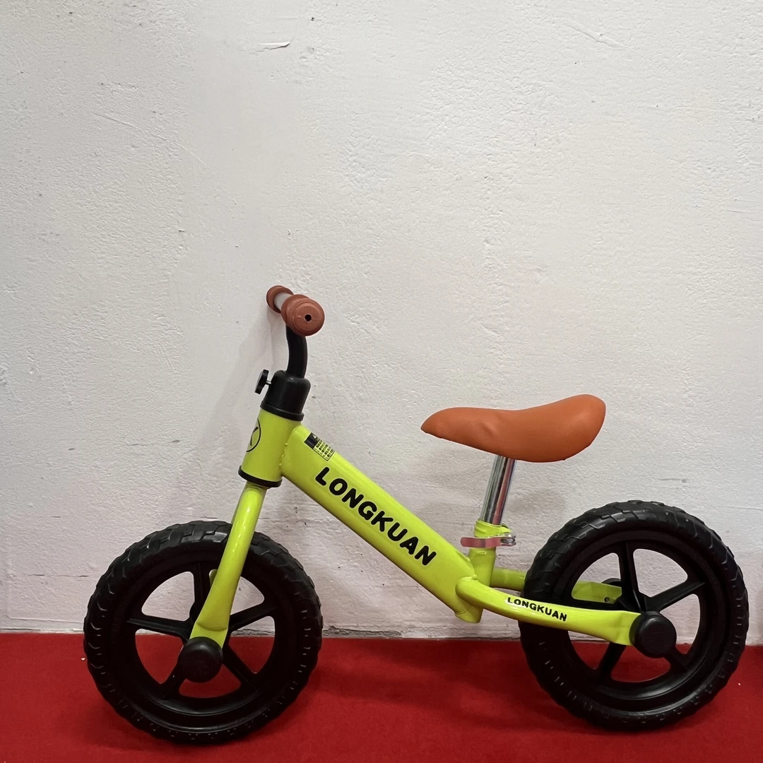 M915儿童平衡车无脚踏两轮滑行车滑步车1-6岁宝宝玩具溜溜车