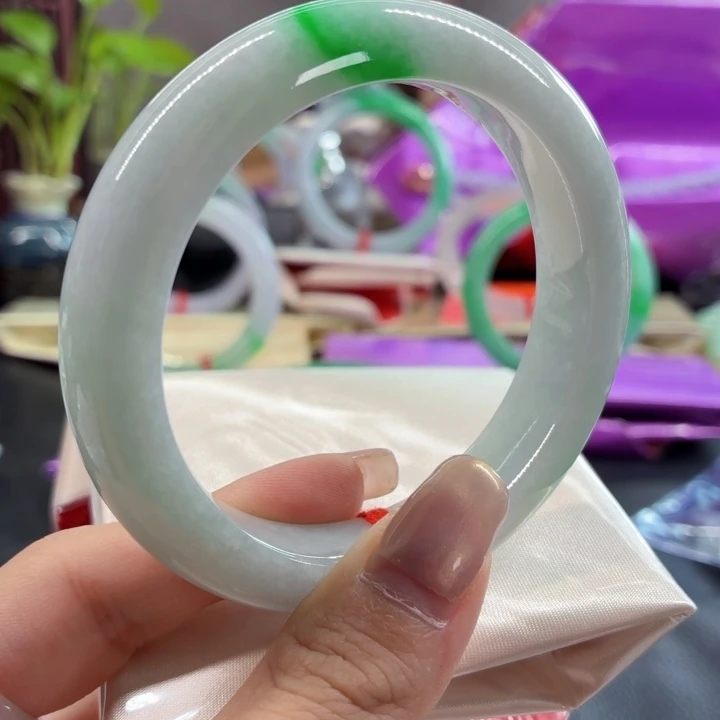 翡翠未镶嵌手镯55.5圈口