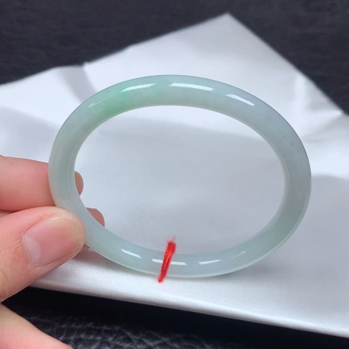 翡翠手镯（贵妃镯）未镶嵌