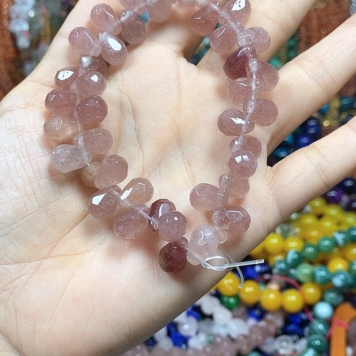 玛瑙/玉髓未镶嵌珠宝半成品亏米炸：天然草莓晶切面卡11*8mm