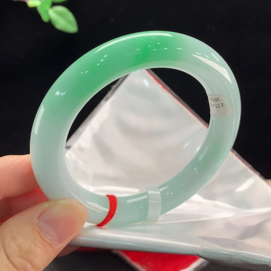 翡翠未镶嵌手镯0226