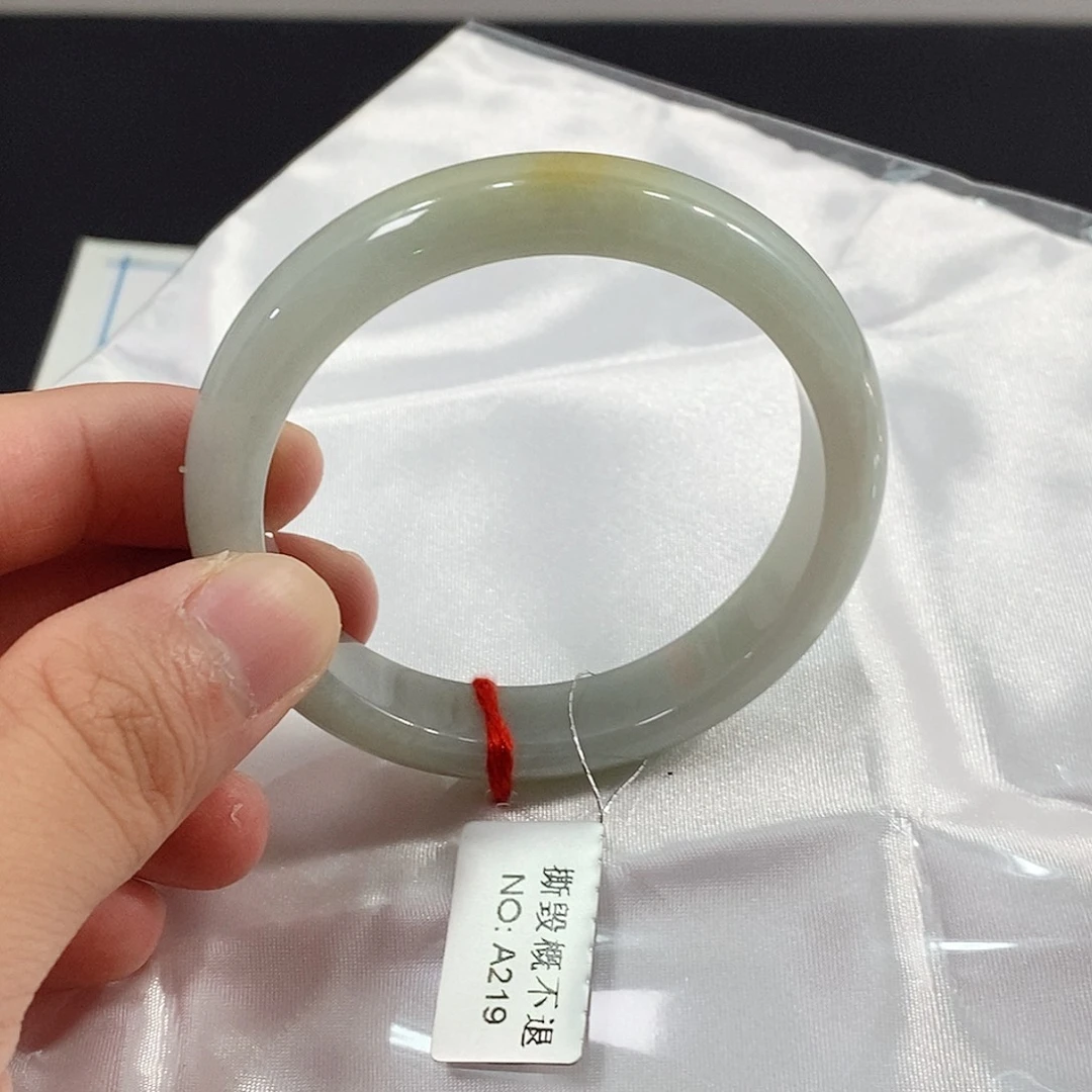 翡翠未镶嵌手镯手镯