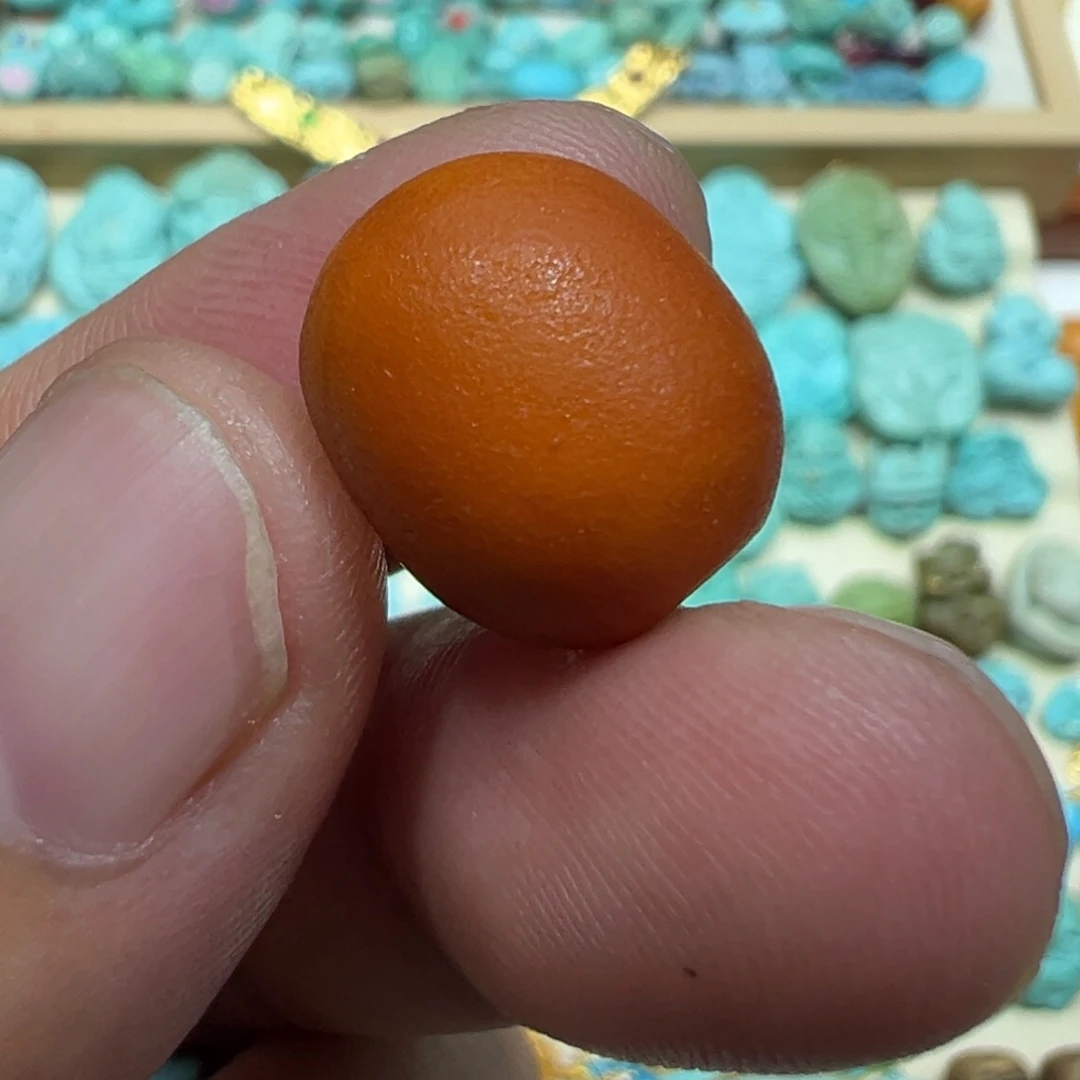 琥珀未镶嵌颈饰枣珠