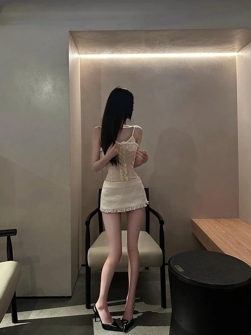 纯欲风辣妹性感紧身蕾丝网纱吊带连衣裙复古气质修身显瘦包臀短裙