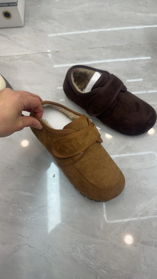 软皮棉鞋女冬加绒面包鞋8813年新款毛毛鞋磨砂皮勃肯鞋复古休闲鞋