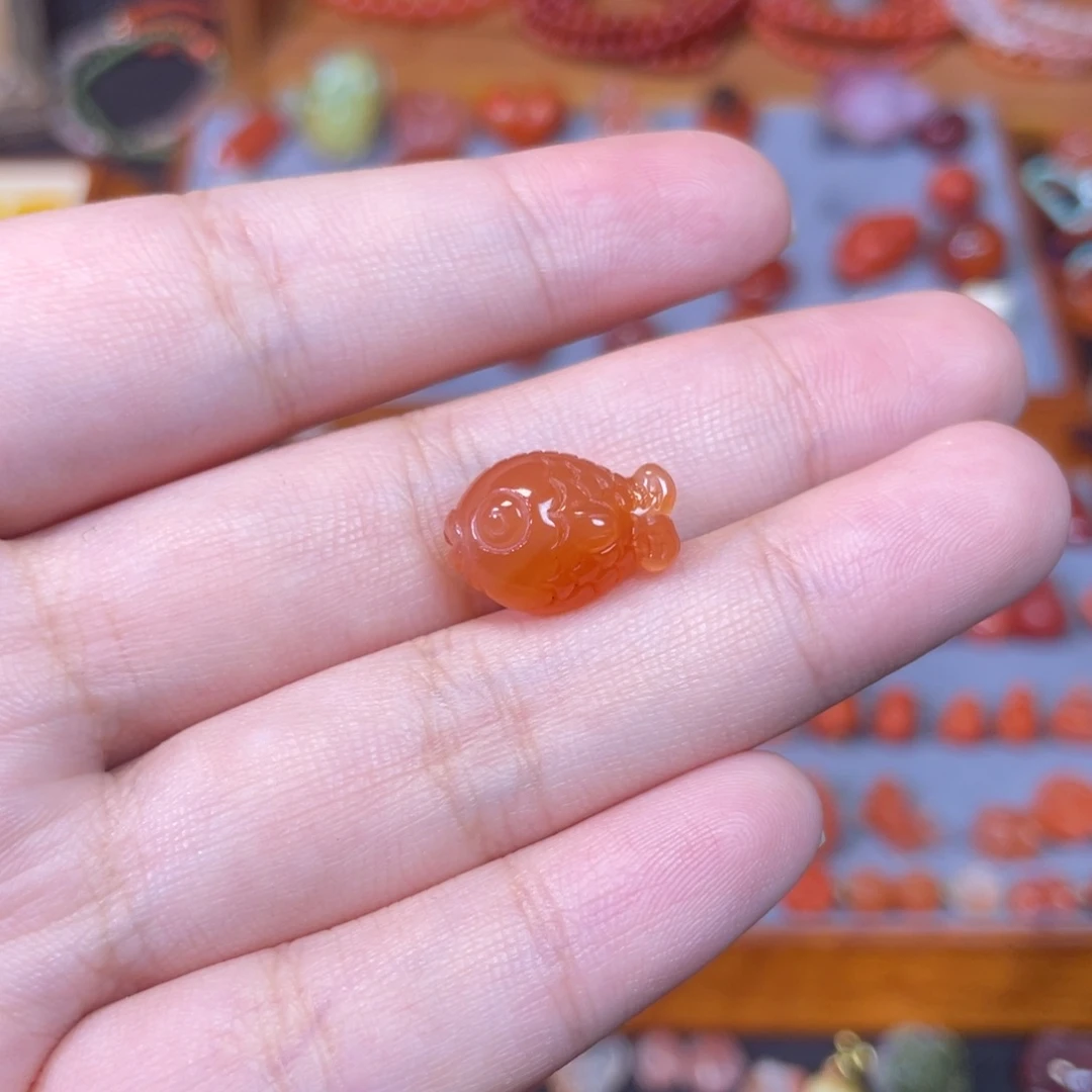 阳***嘻南红玛瑙未镶嵌嘟嘟鱼