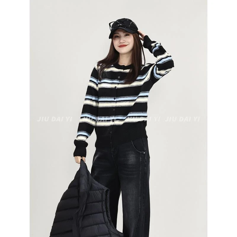 玖黛衣【线条艺术】秋冬穿搭微胖女生显瘦穿搭羊毛毛衣XSP45101