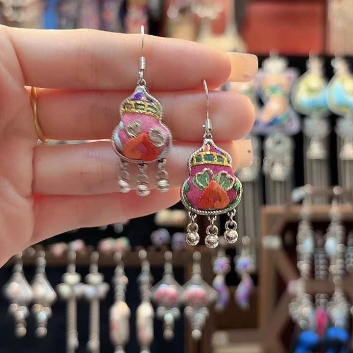 织绣云织谣老绣饰品634