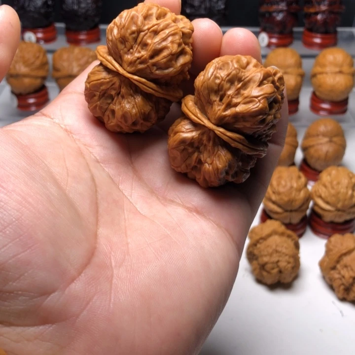 文玩核桃把件7磐石鬼脸