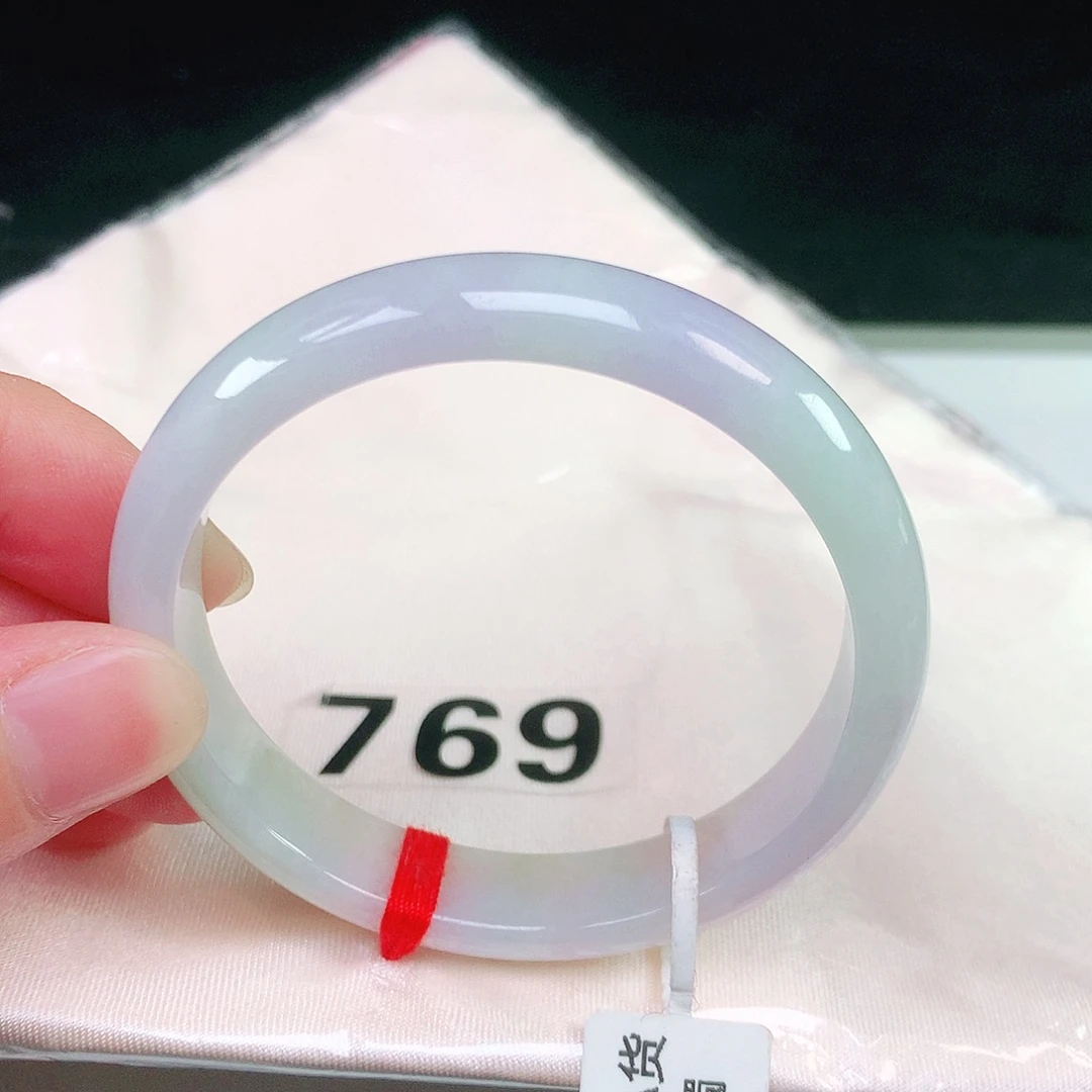 未镶嵌手镯翡翠769