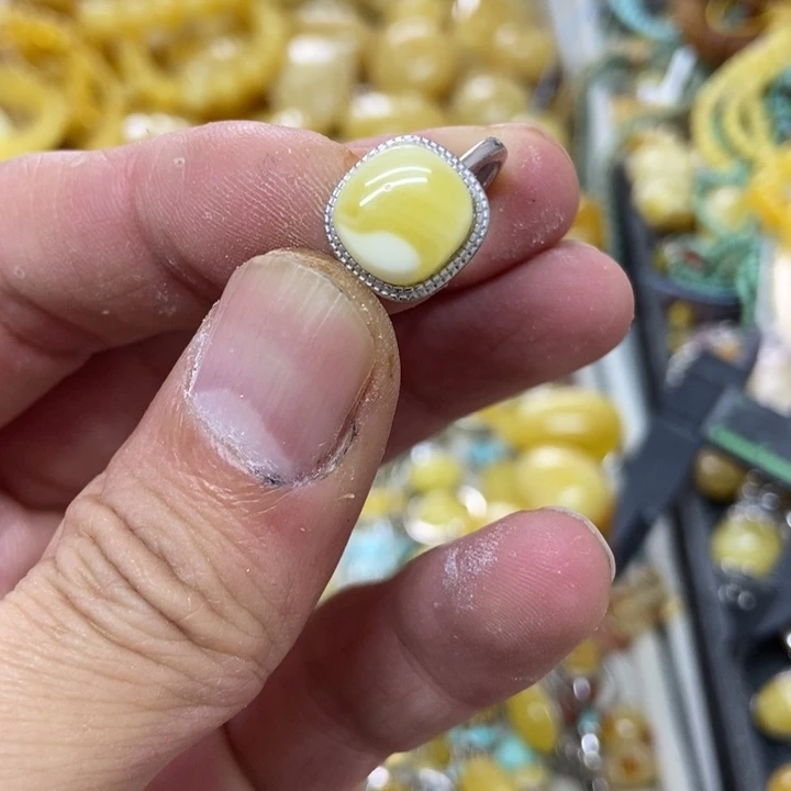 银S925镶嵌蜜蜡裸石戒指