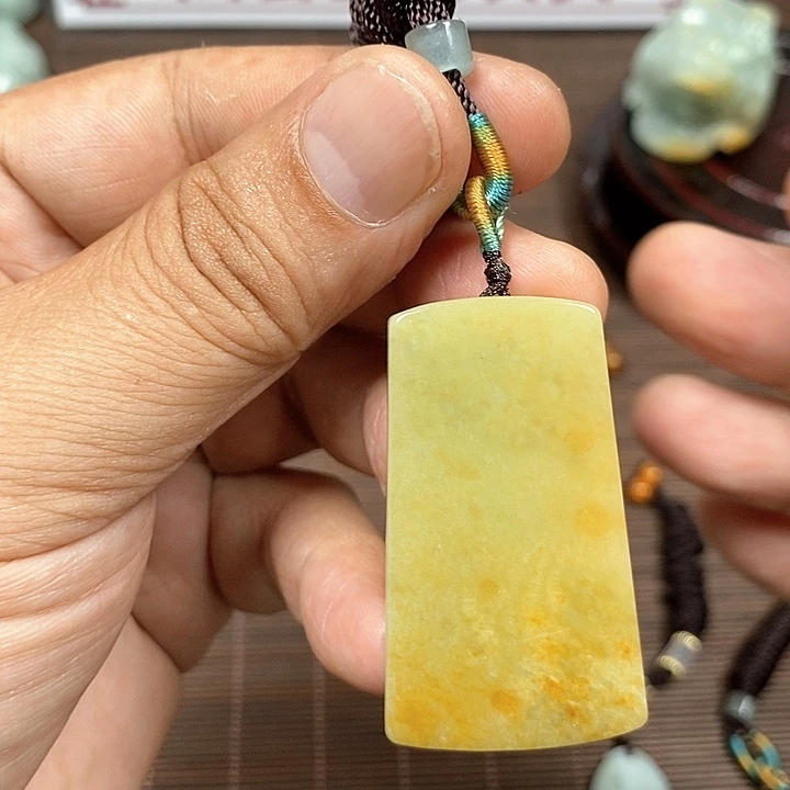 颈饰未镶嵌翡翠天然翡翠玉A货配证书