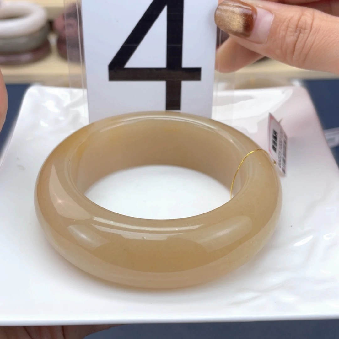 【闪购商品】石英质玉手镯未镶嵌