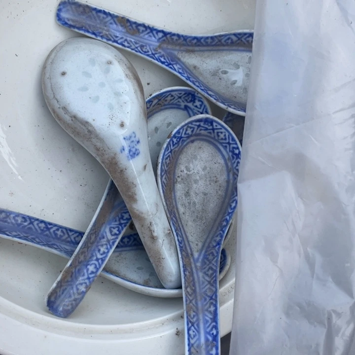 其他盘子碗砂锅都有6个