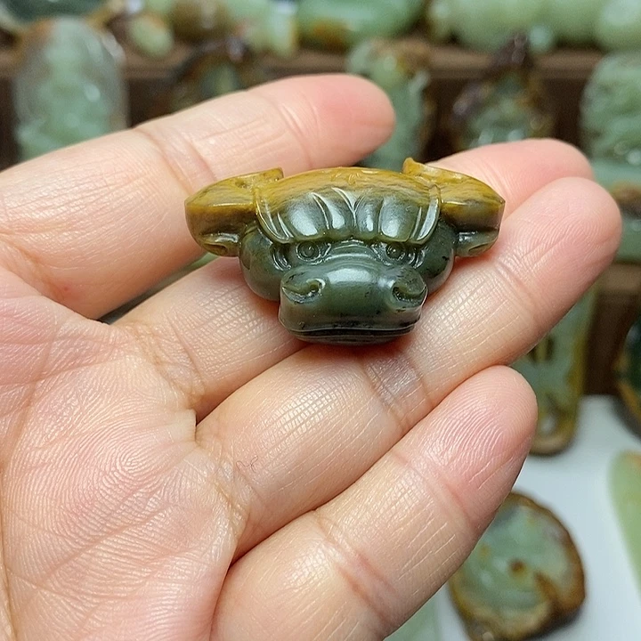 岫岩河磨玉（透闪石质玉）未镶嵌颈饰