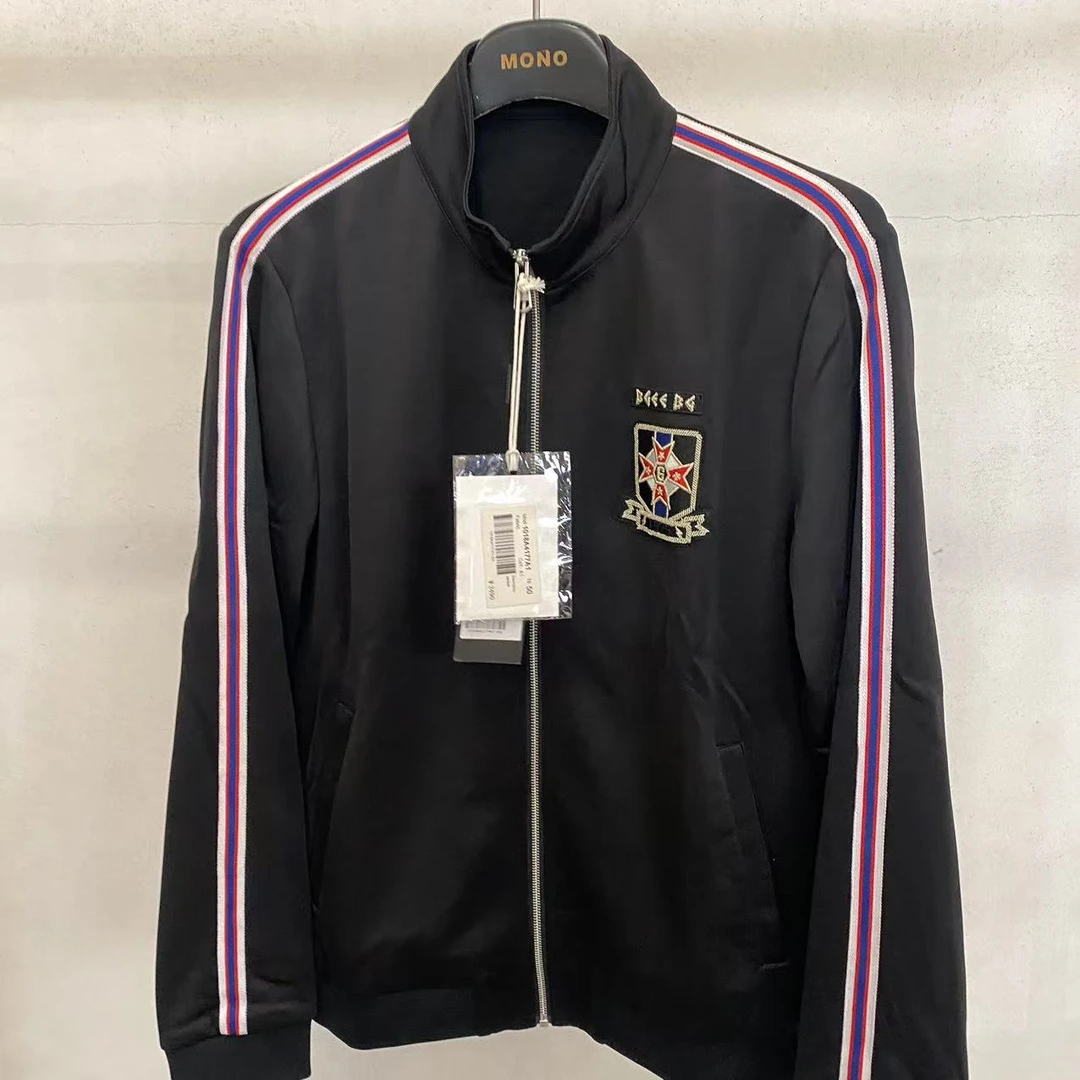 【BGEE】连帽长袖常规款透气夹克休闲户外男士外套1018A4177