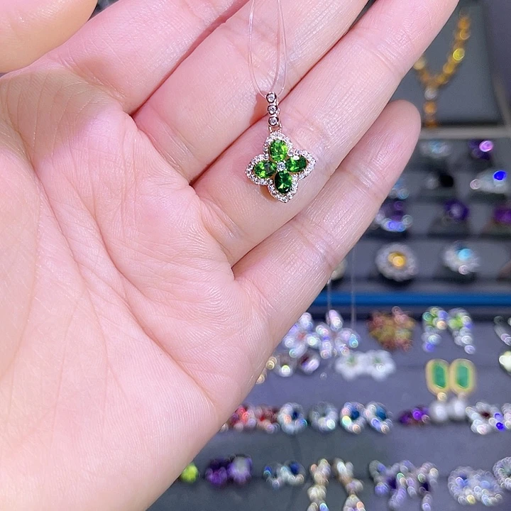 吊坠透辉石银S925镶嵌