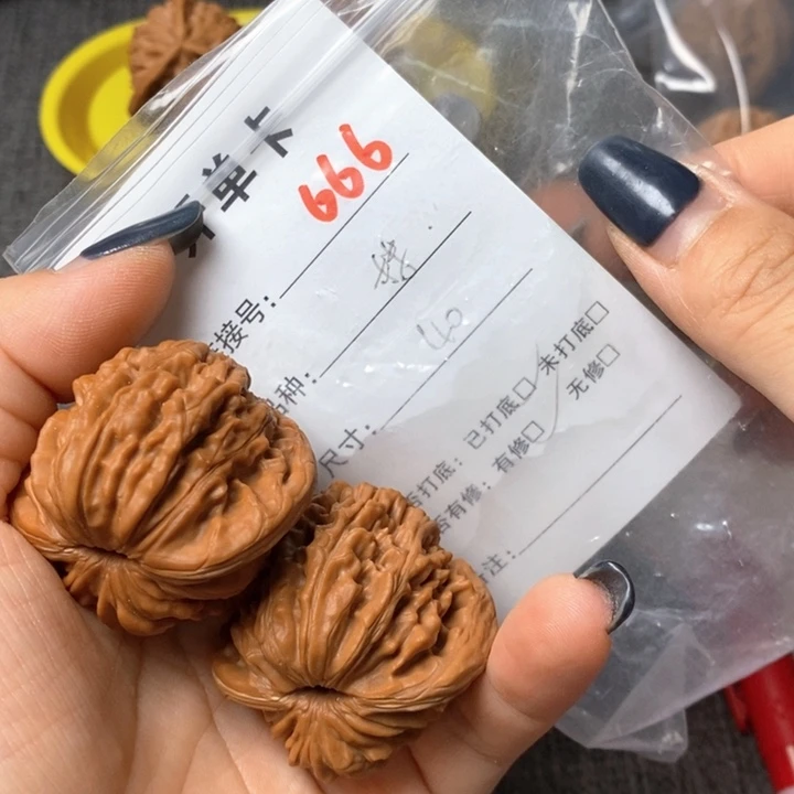 文玩核桃把件666哈哈哈