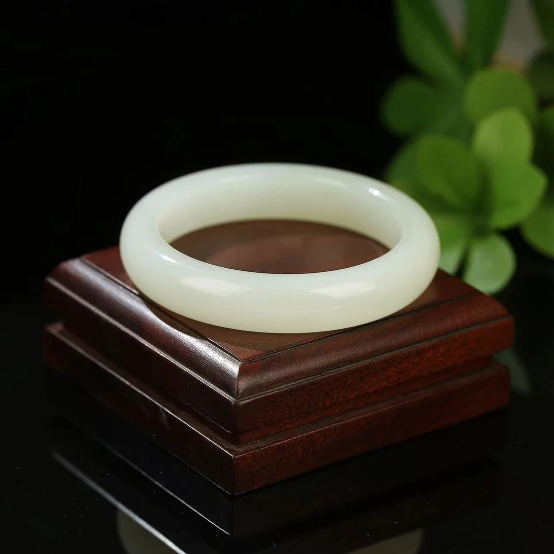 【麦子家族新年大促】天然和田玉手镯玉镯时尚百搭礼物 SZ235