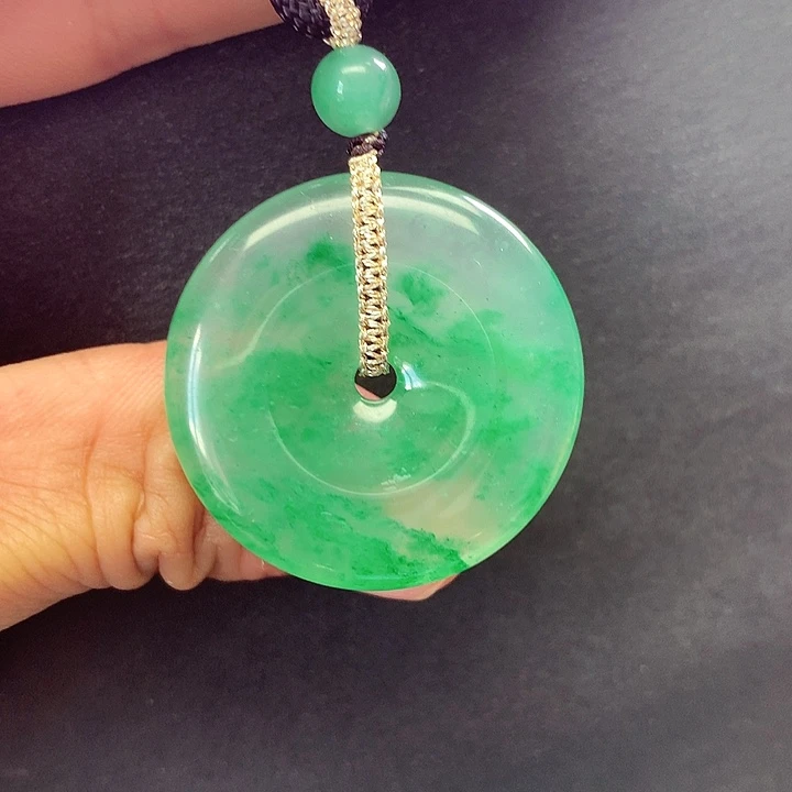 石英质玉未镶嵌颈饰