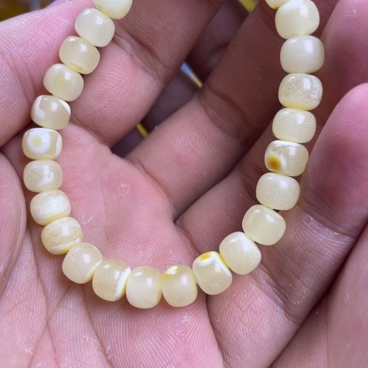 未镶嵌琥珀珠宝奇石