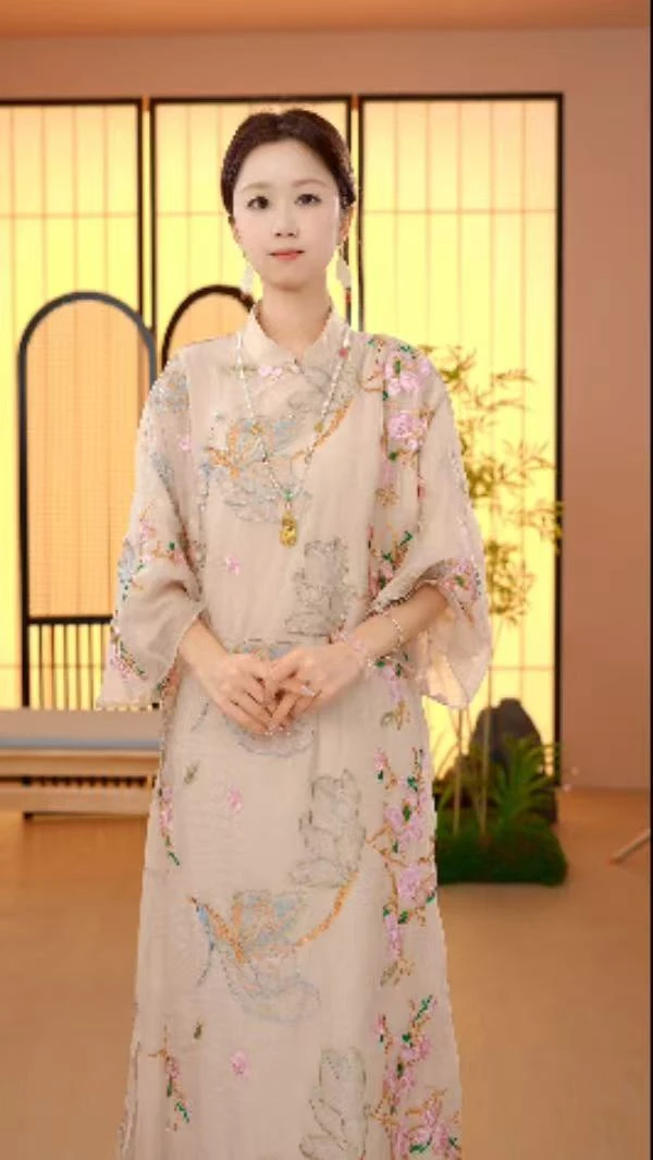 KK-2025花满枝新中式国风重工刺绣连衣裙