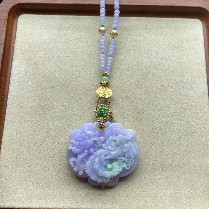 翡翠未镶嵌颈饰翡翠凤凰