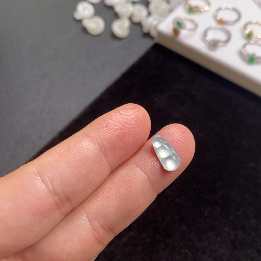 翡翠裸石高冰小福豆