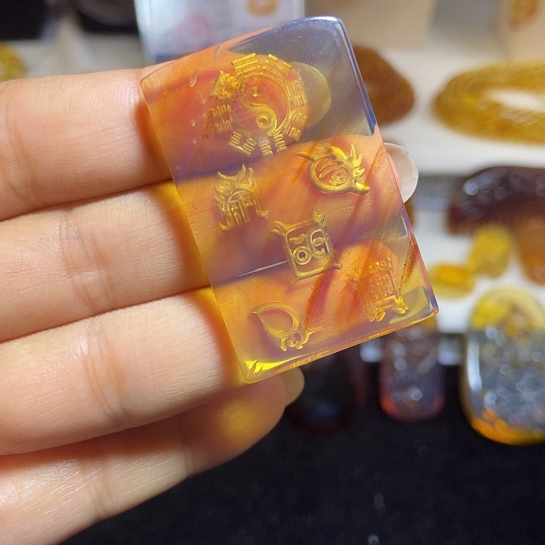 未镶嵌颈饰琥珀缅甸天然琥珀吊坠