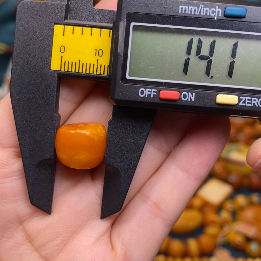 未镶嵌琥珀裸石蜜蜡